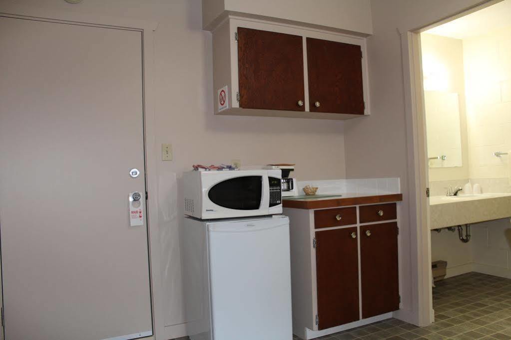 Pacific Rim Motel Ucluelet Εξωτερικό φωτογραφία